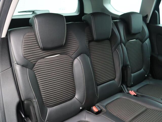 Renault GRAND SCENIC 140pk TCe Bose | Trekhaak | Achteruitrijcamera | Navigatie | Climate control | Cruise control |