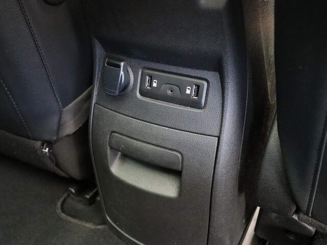 Renault GRAND SCENIC 140pk TCe Techno 7p. | Panoramisch dak | Achteruitrijcamera | 1500kg geremd |
