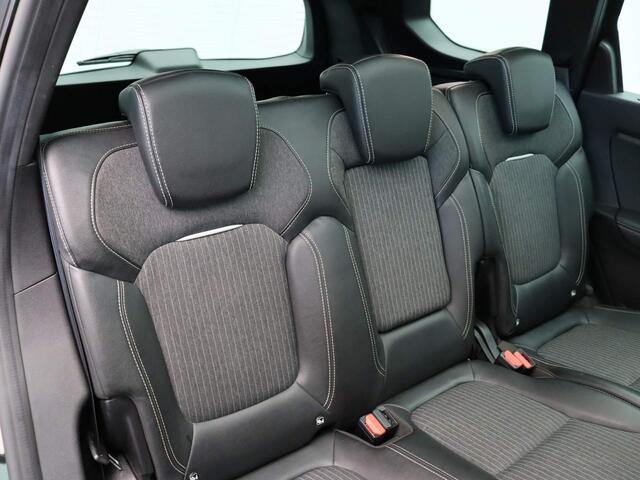 Renault GRAND SCENIC 140pk TCe Techno 7p. | Panoramisch dak | Achteruitrijcamera | 1500kg geremd |