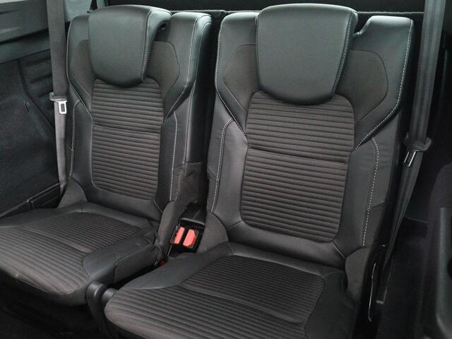 Renault GRAND SCENIC 1.3 TCe Bose 7 Persoons | Panoramadak | Head-Up | Trekhaak | Half leder | Massage | Carplay | Camera | Navigatie | Full LED | Cruise control | Parkeerhulp | Climate control