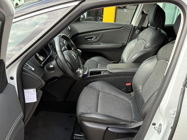 Renault GRAND SCENIC 1.3 TCe Intens 7p. | Cruise adaptief | Heads-up display | LED | Achteruitrijcamera | Navigatie | Climate Control | DAB |