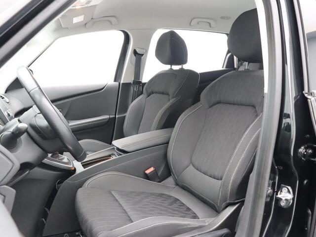 Renault GRAND SCENIC TCe 140pk Limited | Trekhaak | Dealeronderhouden | 1e eigenaar | 1800kg trekkracht |