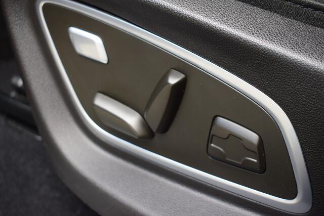 Renault GRAND SCENIC 1.3 TCe Initiale Paris Automaat Leder | Trekhaak | Dodehoekassistentie | Stoel- & Stuurverwarming | Adapt Cr.Control |