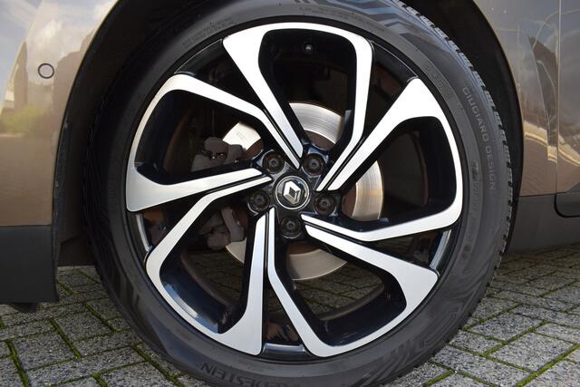 Renault GRAND SCENIC 1.3 TCe Bose 7p. | Trekhaak | Dodehoekassistentie | Navigatie | Climate- & Cruise Control |