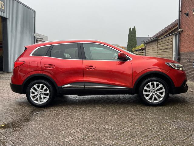 Renault KADJAR 1.2 TCe Intens | TREKHAAK | NAVIGATIE | KEYLESS ENTRY |