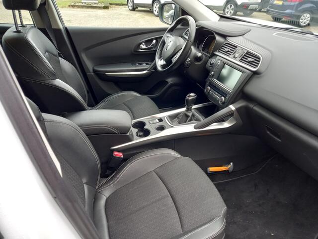 Renault KADJAR 131 Pk 1.2 TCe Intens Lichtmetalen velgen,Airco, Voorruitverwarming, Cruise Control Prijs Rijklaar Verkoop op Afspraak