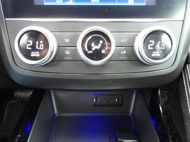 Renault KADJAR 1.3 TCe Aut. Black Edition NAVI/CAMERA/LED/BOSE/17"LMV!