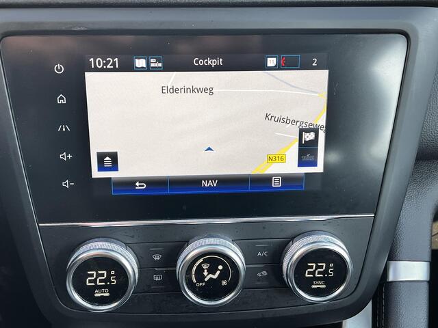 Renault KADJAR 1.3 TCe Intens / Trekgewicht 1.500 kg / Afneembare trekhaak / Panorama dak / Navi / Apple Carplay Android / 19" All Season banden /
