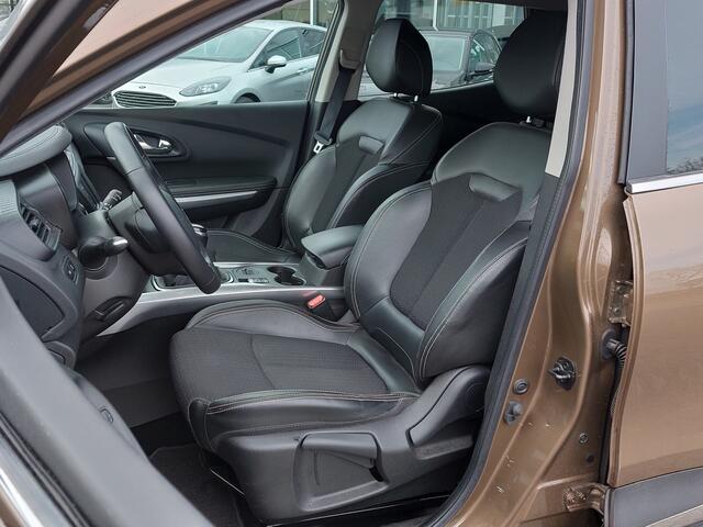 Renault KADJAR 1.2 TCe 131pk Intens Pack-Tech | Navi | Clima | Cruise | Keyless Entry | Pdc V+A+Assist+Camera | Dodehoek+Rijstrook+Licht+Regensensor | Mistlampen | Privacy Glass | 17''lm