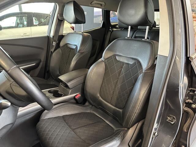 Renault KADJAR 1.3 TCe Intens TREKHAAK | PARKEERSENSOREN VOOR-/ACHTER | ACHTERUITRIJCAMERA | APPLE CARPLAY/ANDRIOD AUTO