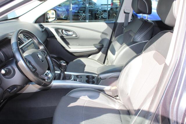 Renault KADJAR 1.3 TCe Bose 160 pk BOSE install. Navigatie, Camera, PDC V+A. Auto inpark.