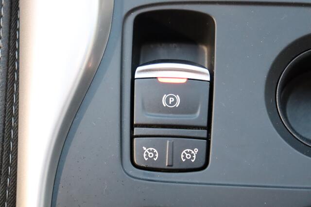 Renault KADJAR TCe 140pk Intens + park assist + trekhaak
