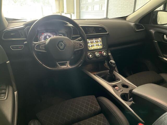Renault KADJAR 1.3 TCe Intens | Trekhaak | Keyless | BLIS | Camera | Getint Glas | Cruise Control