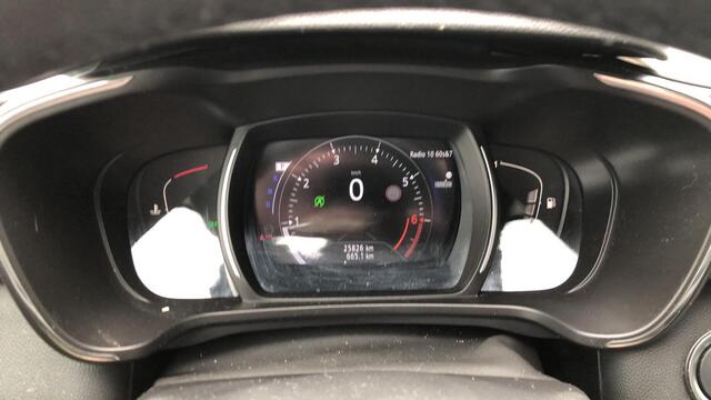Renault KADJAR 1.3 TCe 158 Techno Automaat | Trekhaak | Achteruitrijcamera | Stoelverwarming |