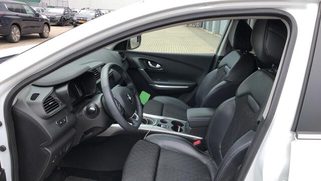 Renault KADJAR 1.3 TCe 158 Techno Automaat | Trekhaak | Achteruitrijcamera | Stoelverwarming |