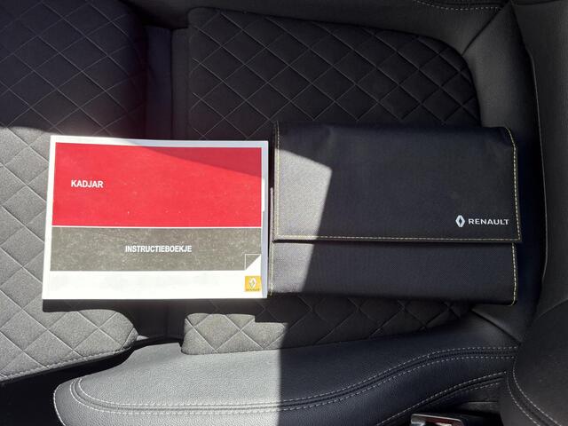 Renault KADJAR 1.3 TCe Zen / Trekhaak / Panorama dak / Camera / Stoelverwarming / BOSE / Climate control / Cruise control / Navigatie / Keyless / LED / DAB /