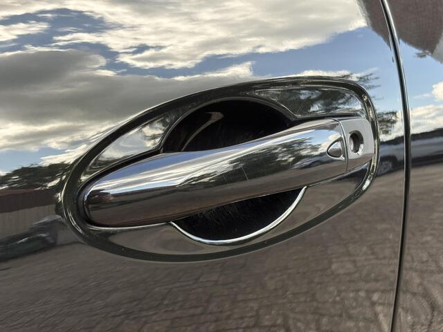 Renault KADJAR 1.3 TCe Zen / Trekhaak / Panorama dak / Camera / Stoelverwarming / BOSE / Climate control / Cruise control / Navigatie / Keyless / LED / DAB /