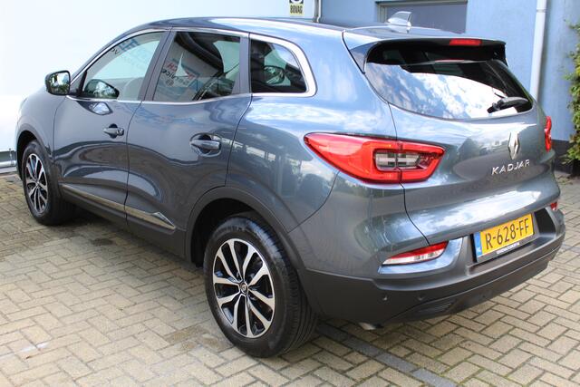 Renault KADJAR 1.3 TCe Equilibre | Incl. 12 maanden Garantie | Wegklapbare trekhaak | Achteruitrijcamera | Dealer onderhouden | Parkeersensoren V+A | Keyless entry/start | Climate controle | Navigatie | Apple CarPlay/Android Auto | Dodehoeksensoren | Cruise controle | O