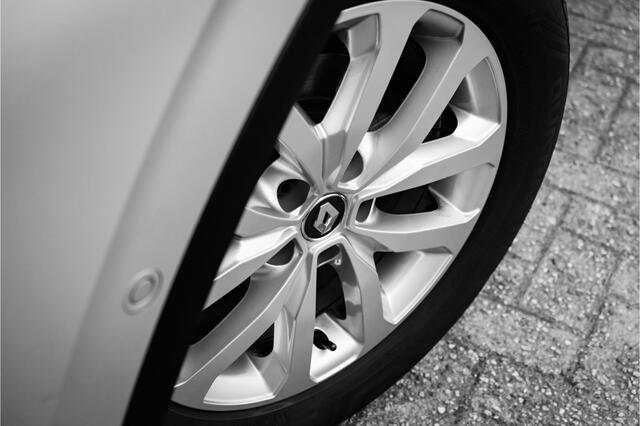 Renault KADJAR 1.2 TCe 130 PK Intens | Semi-elektrische Trekhaak | Camera achter | 4 seizoenbanden | ECC | | incl. Bovag rijklaarpakket met 12 maanden garantie |