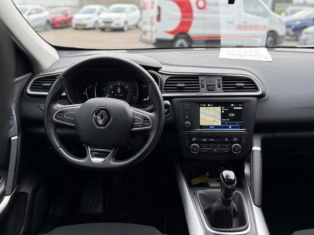 Renault KADJAR 1.5 dCi Intens | NAP | Trekhaak | 100% dlr onderhouden | Navigatie | DAB | Climate Control | Parkeersensoren | Cruise Control | Lichtmetaal |
