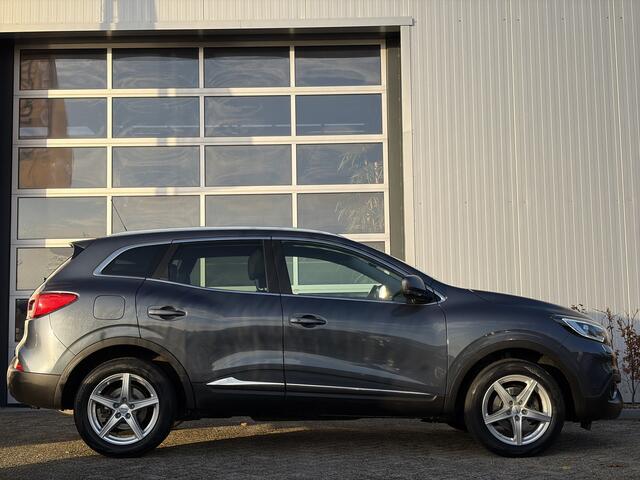Renault KADJAR 1.2 TCe Intens 131pk | Airco automatisch | Bluetooth | Cruise control | Dab | Navigatiesysteem full map | Parkeersensor voor en achter | Trekhaak | Zeer nette auto!