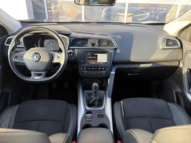 Renault KADJAR 1.2 TCe Intens 131pk | Airco automatisch | Bluetooth | Cruise control | Dab | Navigatiesysteem full map | Parkeersensor voor en achter | Trekhaak | Zeer nette auto!