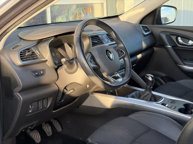 Renault KADJAR 1.2 TCe Intens 131pk | Airco automatisch | Bluetooth | Cruise control | Dab | Navigatiesysteem full map | Parkeersensor voor en achter | Trekhaak | Zeer nette auto!