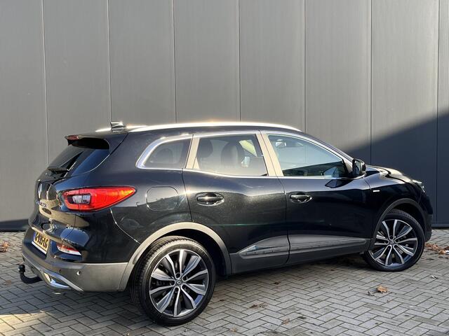 Renault KADJAR TCe 160 PK Bose | APPLE CARPLAY EN ANDROID AUTO | LM VELGEN 19 INCH | LED LAMPEN | SENSOREN V+A | CAMERA | DODEHOEK DETECTIE | TREKHAAK | 1500 KG TREKGEWICHT | CLIMATE EN CRUISE CONTROL |