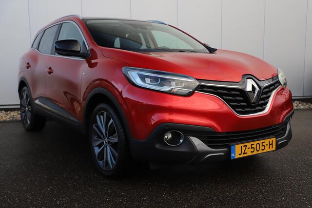Renault KADJAR 1.2 TCe Bose 131PK Trekhaak Panoramadak Lederen Bekleding 19 inch LMV Navigatie Clima Cruise Parkeersensor