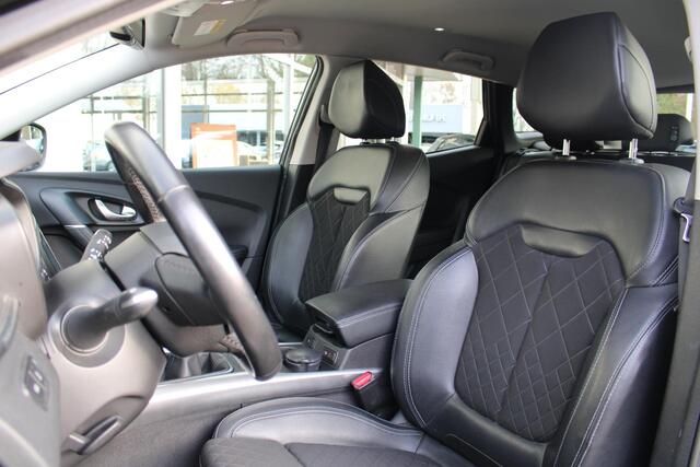 Renault KADJAR 1.3 TCe Black Edition | Trekhaak | Stoelverwarming | Camera