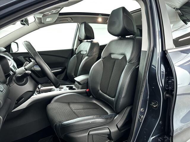 Renault KADJAR 1.2 TCe Bose | Panoramadak | Stoelverwarming | Parkeercamera | Cruise control