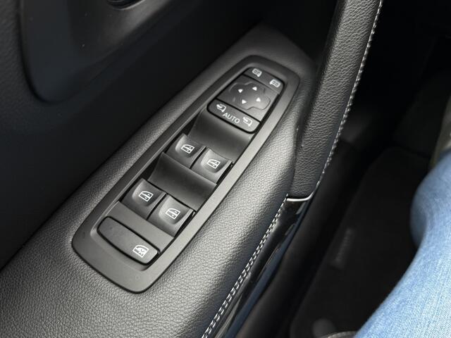 Renault KADJAR BWJ 2022 1.3 141 PK TCe Limited AUTOMAAT | TREKHAAK | KEYLESS | CARPLAY + ANDROID | NAVI | CLIMA | CRUISE | LMV | PDC