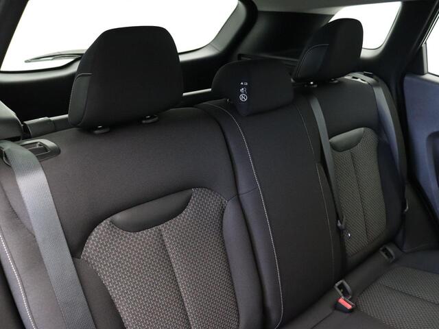 Renault KADJAR TCe 140pk EDC/Autom. Zen | Trekhaak | ABD Onderhouden | Stoelverwarming | Achteruitrijcamera | Parkeersensoren rondom | Apple Carplay & Android Auto