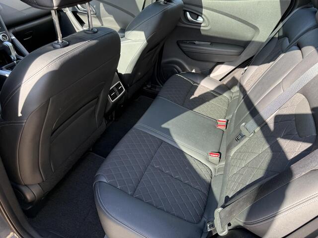 Renault KADJAR 1.3 TCe Intens / Automaat / Cruise Control / Climate Control / Panoramadak / Navigatie / Camera / All-Season banden / Origineel Nederlands - NAP