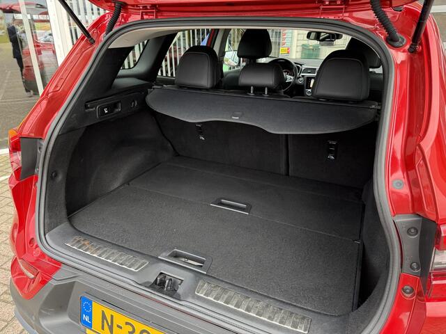 Renault KADJAR 1.3 TCe Intens | Trekhaak | Stoelverwarming | Navigatie | LED | Achteruitrijcamera | DAB | Climate Control |