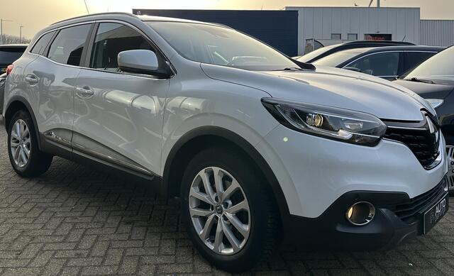 Renault KADJAR 1.2 TCe Intens 131PK | ZEER NETTE STAAT | NL AUTO | Trekhaak | Onderhoudshistorie | Parkeersensoren Voor en Achter | Navigatie | 2 Sleutels |
