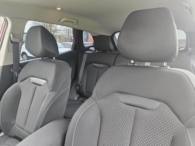 Renault KADJAR 1.3 TCe Zen / Stoelverwarming / Climate Control / Apple Carplay & Android Auto / Navigatie / Parkeersensoren / Keyless Entry & Start / Cruise Control /