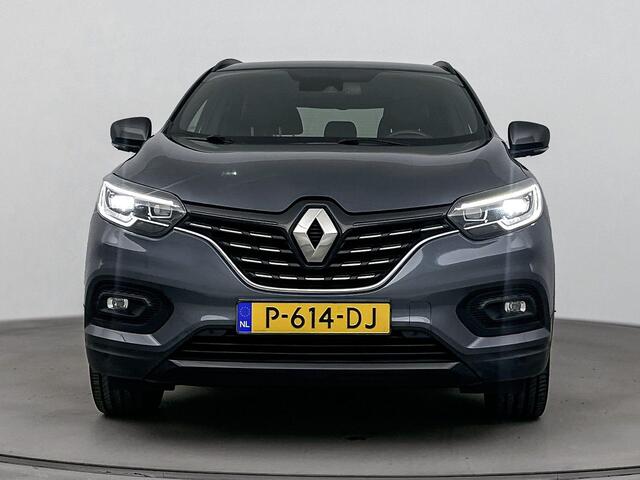 Renault KADJAR 1.3 TCe Black Edition | Climate Control / ECC | Licht metalen velgen 19 inch | Cruise control | Navigatie | Half lederen bekleding grijs | Stoelverwarming | LED koplampen | Park Distance Control voor en achter | Achteruitrijcamera | Dakrailing |