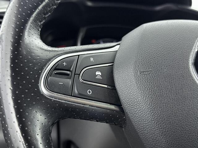Renault KADJAR 1.3 TCe Black Edition | Climate Control / ECC | Licht metalen velgen 19 inch | Cruise control | Navigatie | Half lederen bekleding grijs | Stoelverwarming | LED koplampen | Park Distance Control voor en achter | Achteruitrijcamera | Dakrailing |