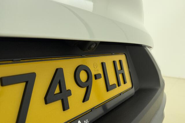 Renault KADJAR 1.3 TCe Intens | Apple carplay/Android auto | Trekhaak | Cruise control | Climate control | Achteruitrijcamera | Panoramadak | Lichtmetalen velgen 19'' | Stoelverwarming |