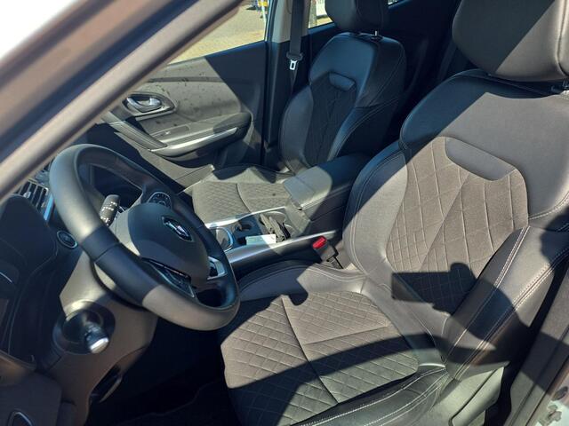 Renault KADJAR 1.3 TCe Techno | 140Pk | Automaat | Trekhaak | Clima | A-Camera | Keyless