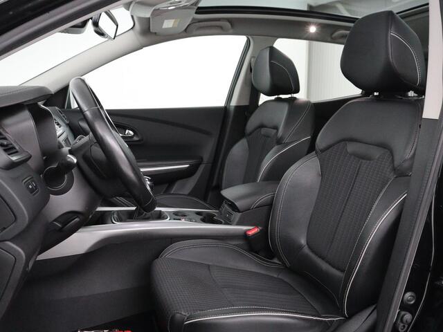 Renault KADJAR 1.2 TCe Bose Panoramadak | Bluetooth | Cruise control | Climate control | Stoelverwarming | Bose Audio | Achteruitrij camera | Parkeersensoren | Navigatie