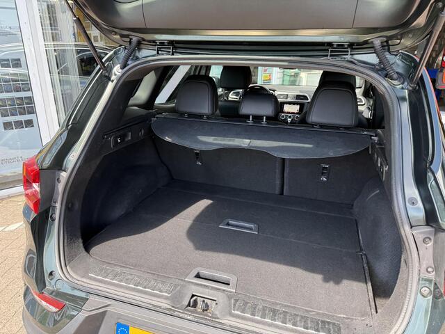 Renault KADJAR 1.3 TCe Black Edition | NAP | Navigatie | Stoelverwarming | DAB | Elektrische bestuurderstoel | Park assist | LED | Cruise Control |