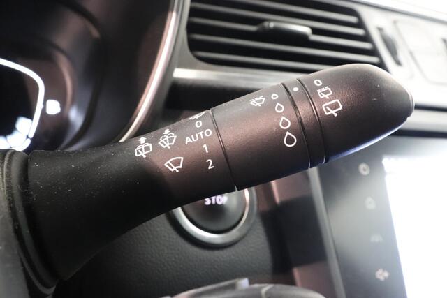 Renault KADJAR 1.3 TCe Intens | Camera | Cruise control | Navigatie | Stoelverwarming | Parkeerassistent | dode hoek sensor |