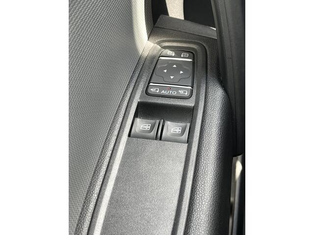 Renault KANGOO E-Tech Extra L2 22 kW 44 kWh , Demo, Navigatie, Achteruitrijcamera, Climate Control, Key-less, Parkeersensoren, Cruise Control, DAB, Apple Carplay & Android Auto draadloos