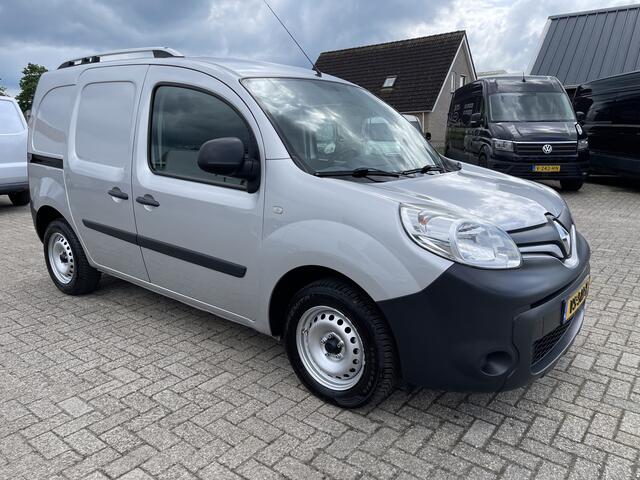 Renault KANGOO Express 1.5 dCi 75 Express Comfort / vaste prijs rijklaar ¤ 10.950 marge ( btw vrij ) / lease vanaf ¤ 238 / airco / cruise / navi / zilver metallic / trekhaak / dakrails