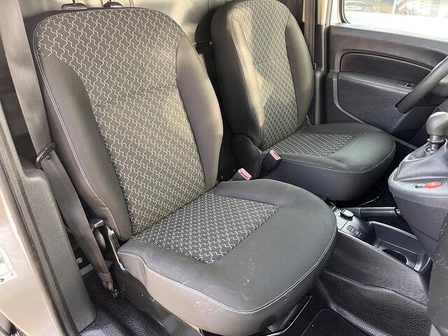 Renault KANGOO 1.2 TCe 115 S&S Comfort Benzine Elektrische ramen Parkeersensoren achter Start/stop Ruiten achter en zijkant