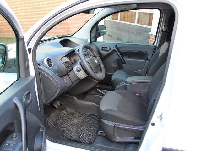 Renault KANGOO 1.2 TCe 115PK EDC Comfort Automaat /NAVI/Cruise control/PDC/Bluetooth/CV/AIRCO/USB + AUX/Elek. ramen/NAP! 1e eig!