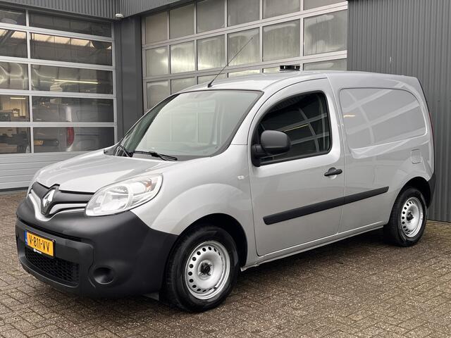 Renault KANGOO 1.5 dCi 75 Airco Cruise controle 2-Persoons Telefoonverbinding Navigatiesysteem Elektrische ramen Parkeersensoren achter Start/stop Euro 6 Bpm vrij voor particulier gebruik!!
