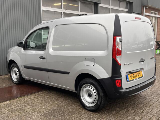 Renault KANGOO 1.5 dCi 75 Airco Cruise controle 2-Persoons Telefoonverbinding Navigatiesysteem Elektrische ramen Parkeersensoren achter Start/stop Euro 6 Bpm vrij voor particulier gebruik!!